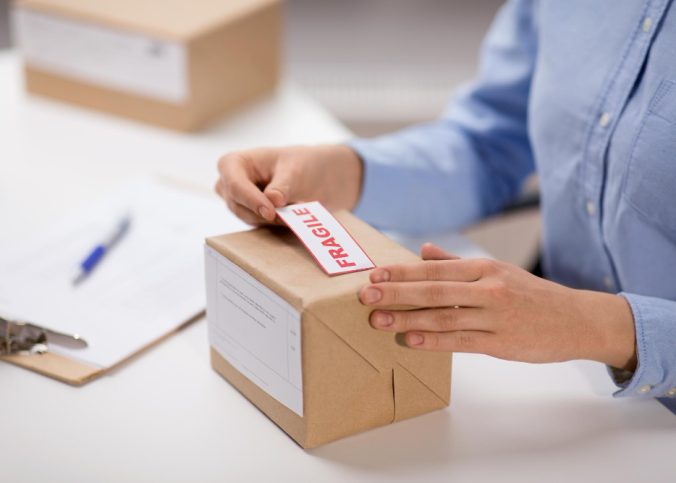 5 Benefícios de usar um Rebobinador de Etiquetas em sua produção
